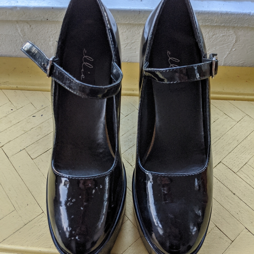 Platform Shoes - Picture 2 of 3